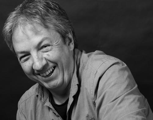 Portrait photographique en noir et blanc de David Toscana