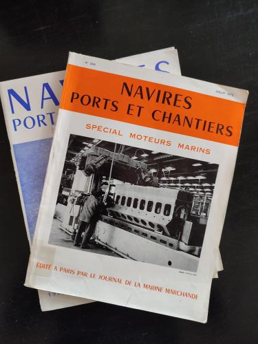 Couverture de la revue Navires Ports et Chantiers avec le titre dans un bandeau orange et une photo de navire