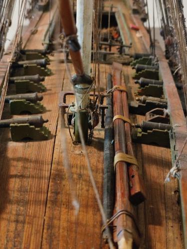 Pont d'une maquette d'un navire